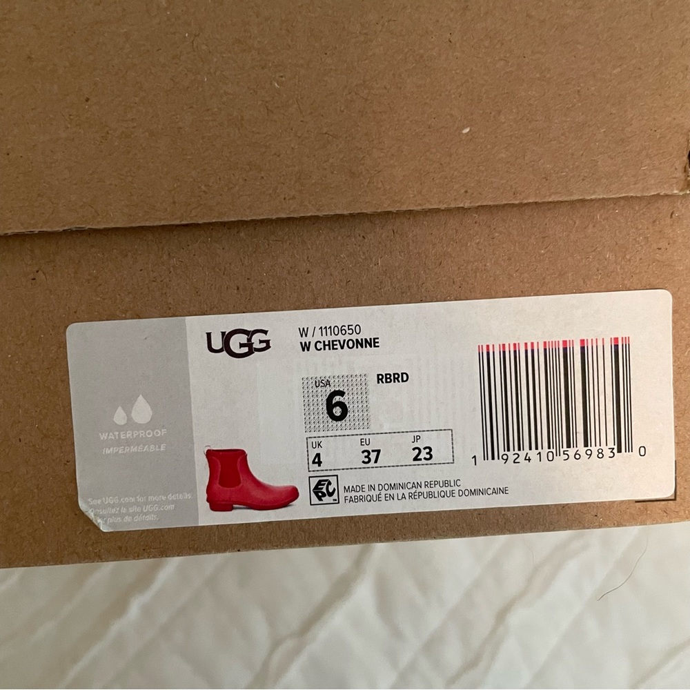 NWT UGG Chevonne Rain Boots - Red - Picture 3 of 7